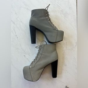 Rare Holographic / Anti Flash Litas